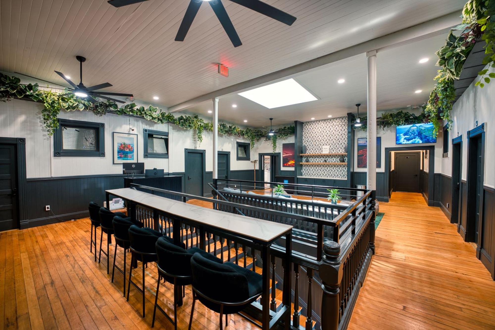 Howzit Hostels Hawaii Hilo Exterior photo