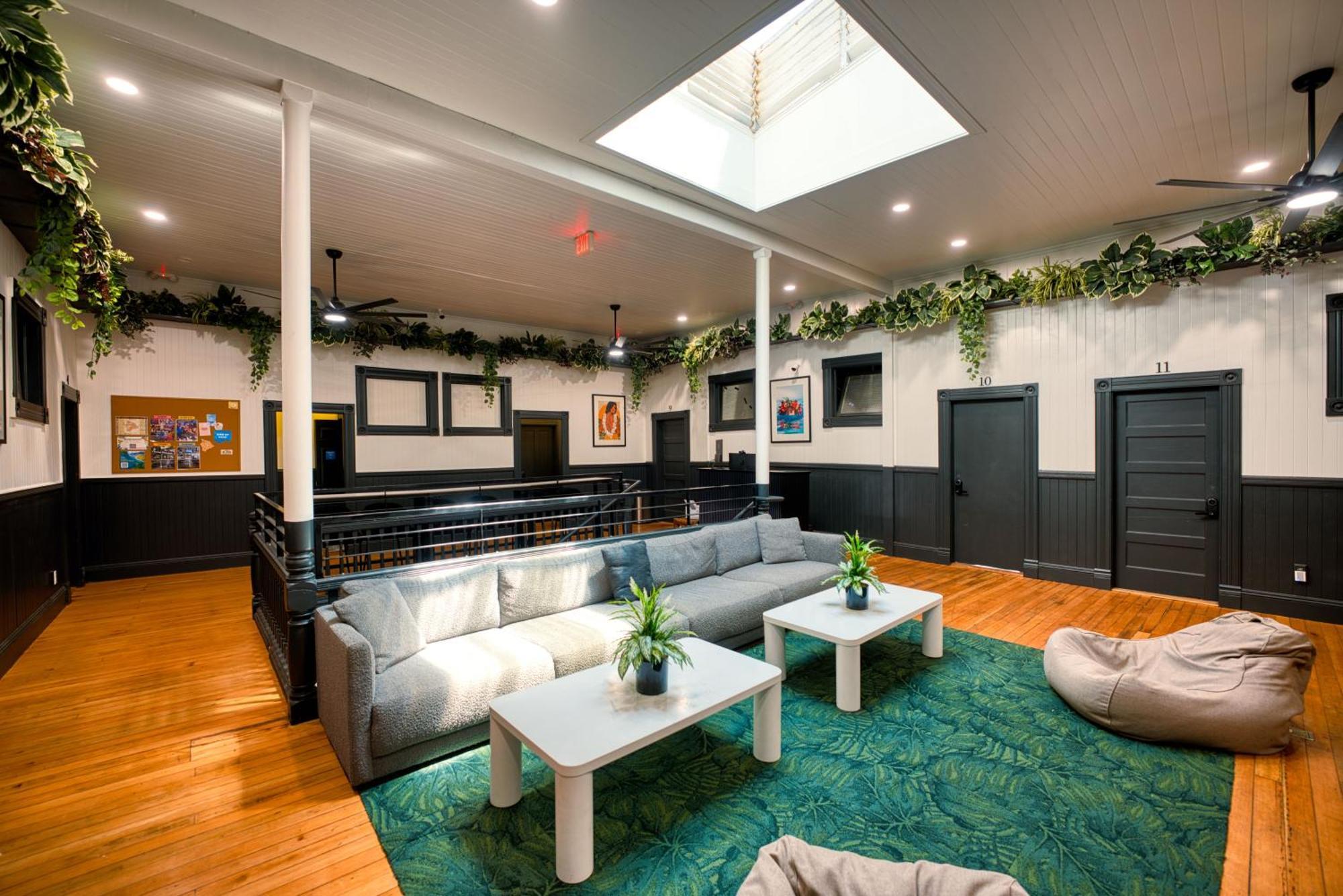 Howzit Hostels Hawaii Hilo Exterior photo